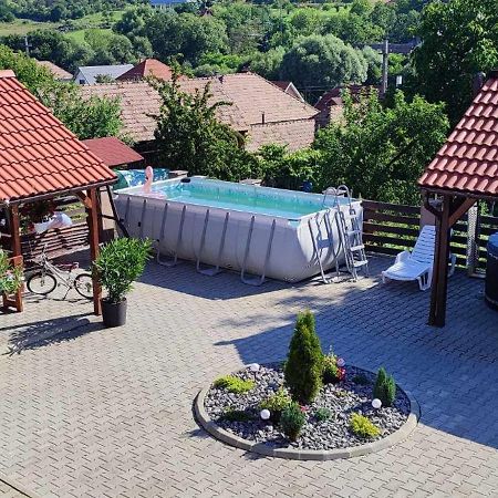 Отель Farkaslaki Panorama Vendeghaz Lupeni  Экстерьер фото