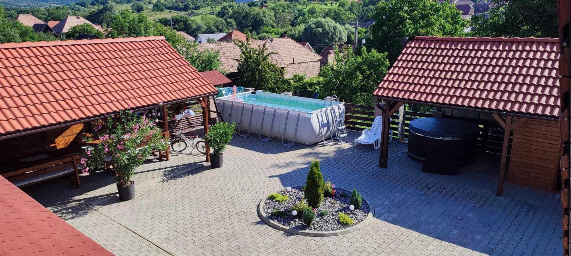 Отель Farkaslaki Panorama Vendeghaz Lupeni  Экстерьер фото